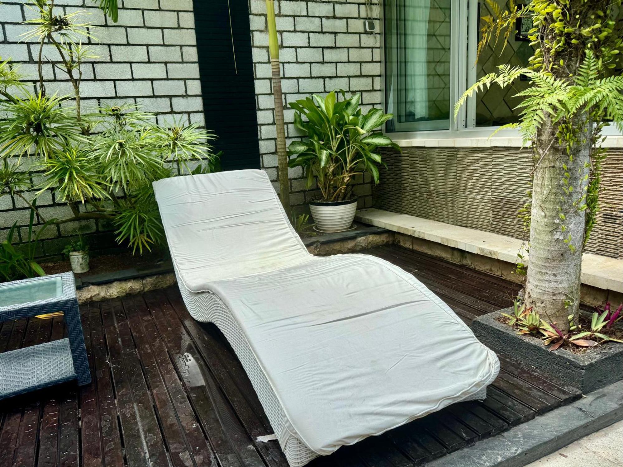 Villa Rumah Putih Abu Abu Сенггиги Экстерьер фото
