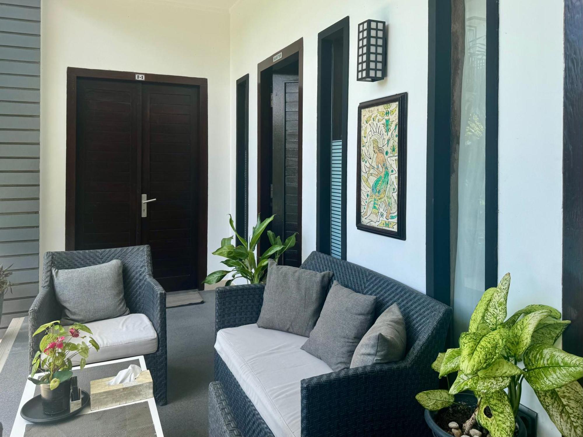 Villa Rumah Putih Abu Abu Сенггиги Экстерьер фото