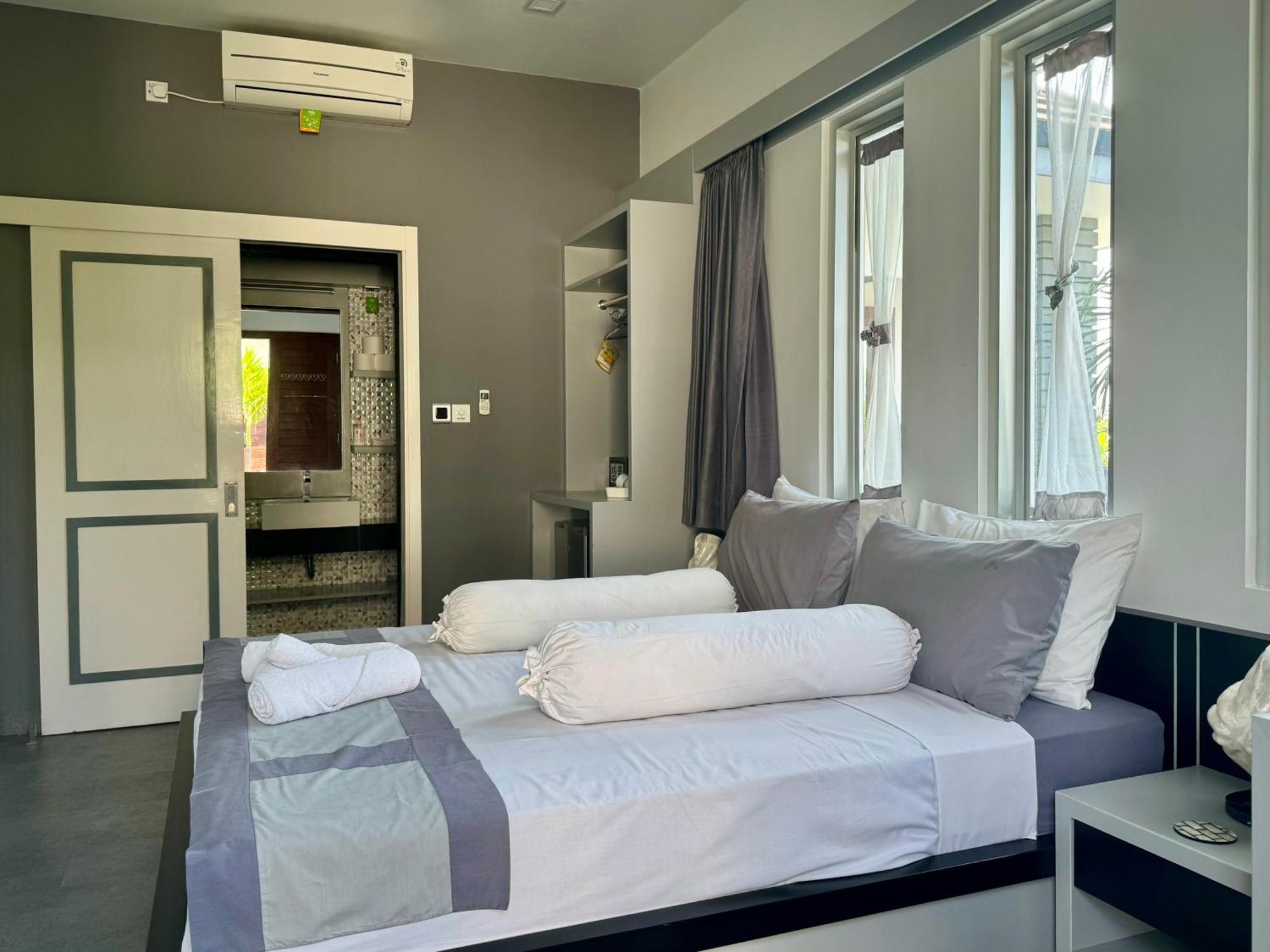 Villa Rumah Putih Abu Abu Сенггиги Экстерьер фото