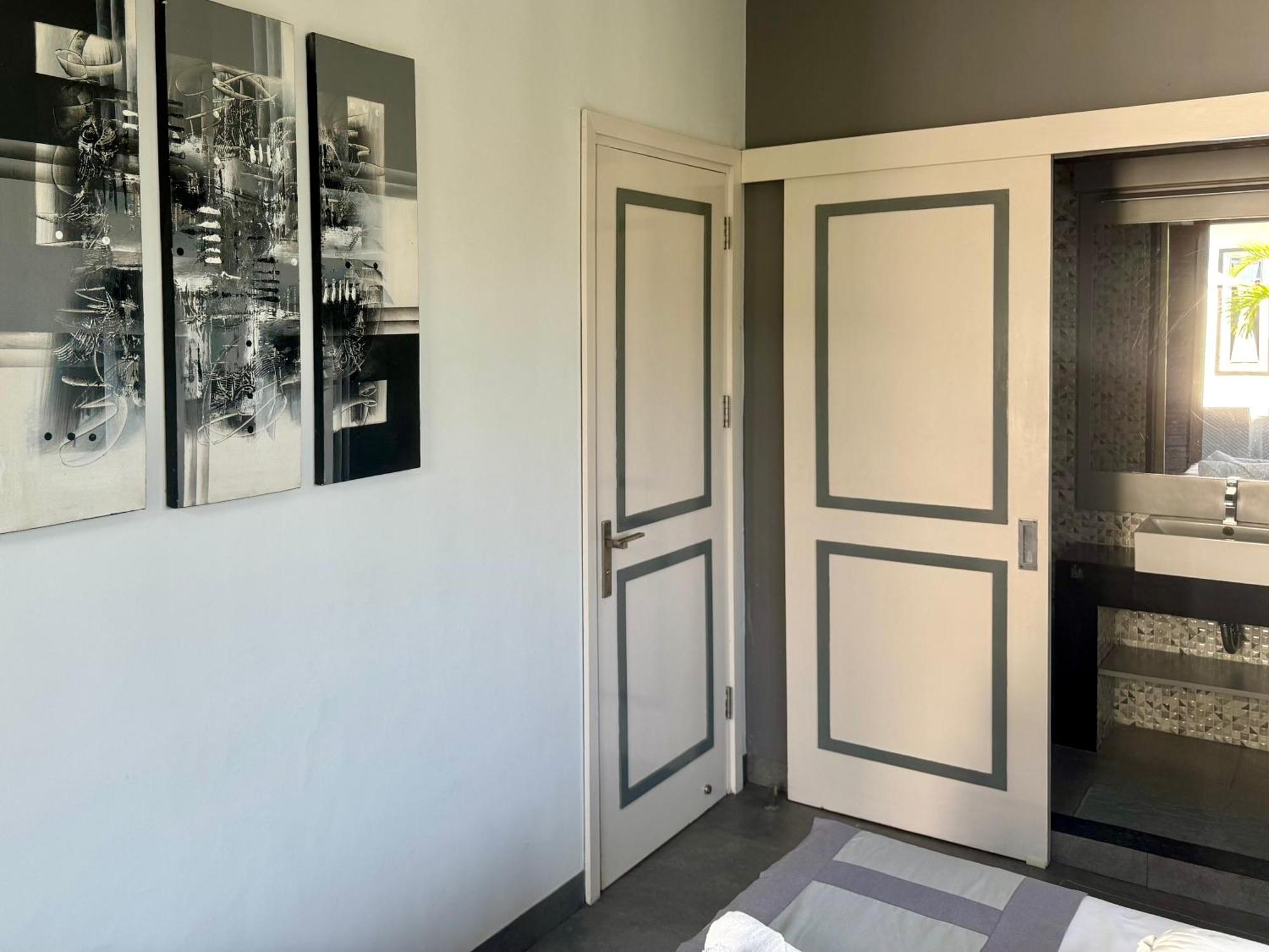 Villa Rumah Putih Abu Abu Сенггиги Экстерьер фото